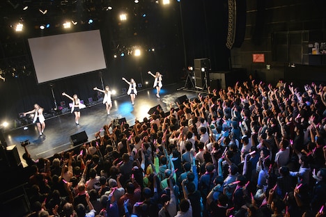 東京女子流「HARDBOILED NIGHT 第5夜『Promised Land 約束の地』」の様子。