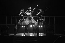 BABYMETAL「BABYMETAL BACK TO THE USA / UK TOUR 2014」イギリス・O2 Academy Brixton公演の様子。（Photo by Dana (distortion) Yavin）