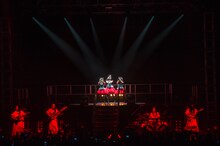 BABYMETAL「BABYMETAL BACK TO THE USA / UK TOUR 2014」イギリス・O2 Academy Brixton公演の様子。（Photo by Dana (distortion) Yavin）