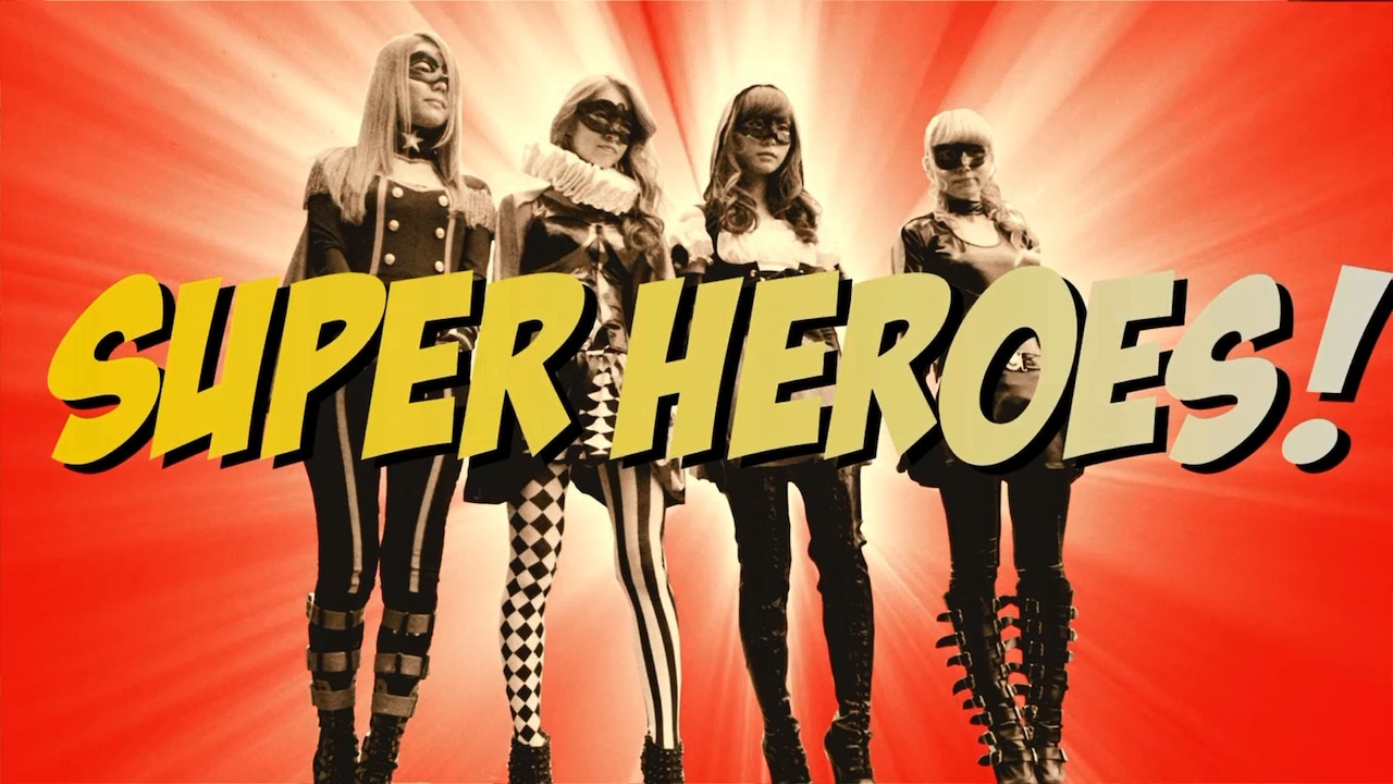 SCANDALが“SUPER HEROES”に変身！暴走トラックを阻止するPV