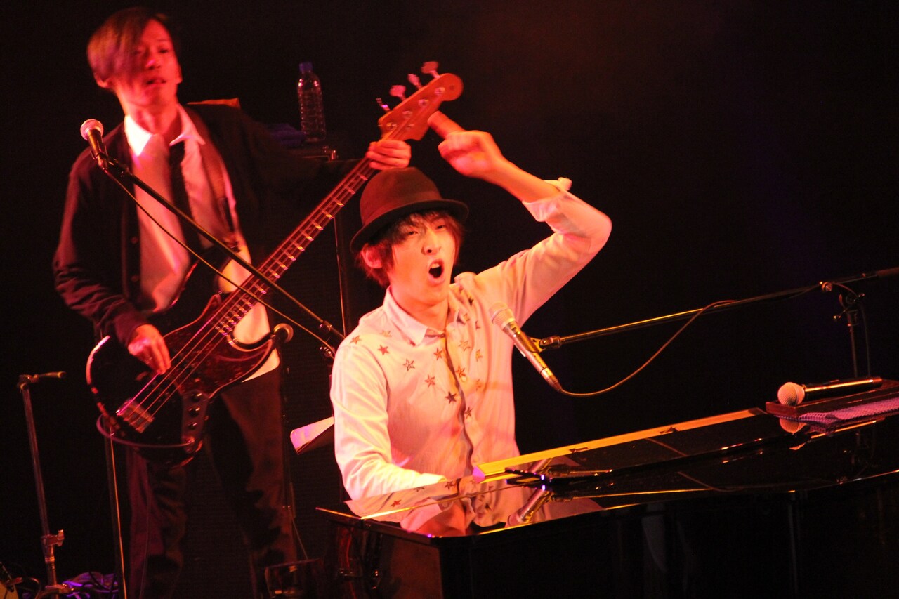 ビッケブランカ「TUBERCULIN tour 2014」東京・渋谷duo MUSIC EXCHANGE公演の様子。