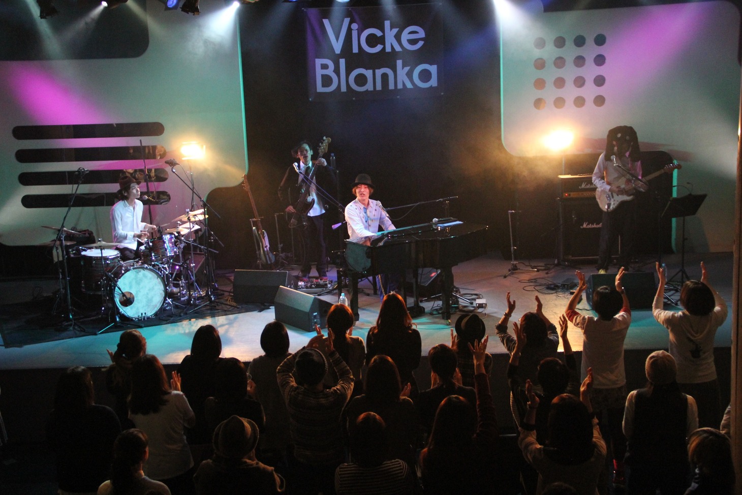 ビッケブランカ「TUBERCULIN tour 2014」東京・渋谷duo MUSIC EXCHANGE公演の様子。