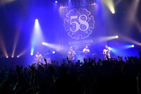 かりゆし58「☆ハイサイロード～大金星～2014-15」赤坂BLITZ公演の様子。