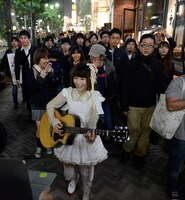 マルイシティ渋谷まで歩く後藤まりこ。