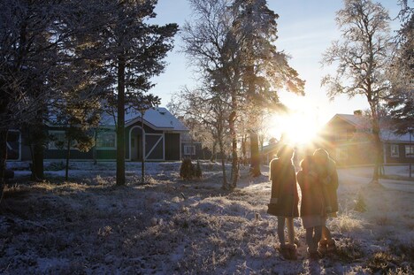 サーリセルカで撮影中のNegicco。