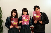 左から高山一実、深川麻衣、K。