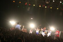 キュウソネコカミ「試練のTAIMANツアー～地方巡業編～」東京・TSUTAYA O-EAST公演の様子。（撮影：はいから）