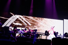 「aiko live tour『Love Like Pop vol.17.5』」10月31日の神奈川・横浜アリーナ公演の様子。（撮影：岡田貴之）