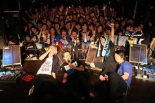 BLUE ENCOUNT「TOUR2014 ROOKIE'S HIGH」宮城・HooK SENDAI公演の様子。