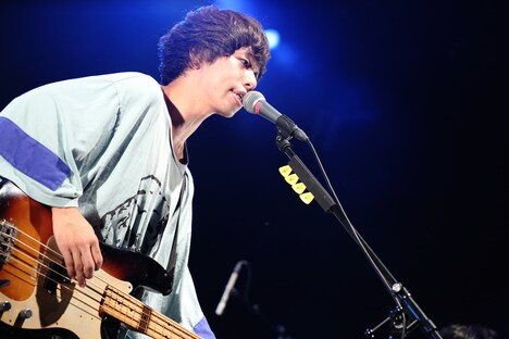 首藤義勝（Vo, B）