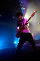 長谷川カオナシ（B / クリープハイプ）（撮影：橋本塁【SOUND SHOOTER】）