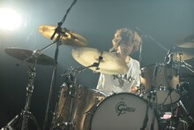 小泉拓（Dr / クリープハイプ）（撮影：橋本塁【SOUND SHOOTER】）