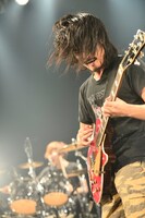 菅波栄純（G / THE BACK HORN）（撮影：橋本塁【SOUND SHOOTER】）