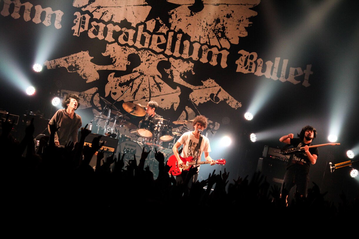 11月15日に神奈川・CLUB CITTA'で行われた9mm Parabellum Bullet「Next Bullet Marks Tour 2014」の様子。 （撮影：西槇太一）