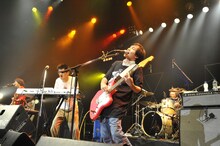 東京・赤坂BLITZ公演での神聖かまってちゃん。