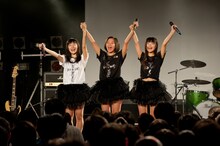 「Party Rockets ワンマンライブ～FULL THROTTLE～」の様子。