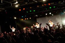 「Party Rockets ワンマンライブ～FULL THROTTLE～」の様子。