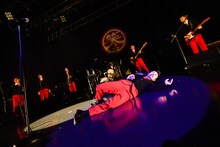 倒れこむハマケン（手前）。（Photo by AZUSA TAKADA）