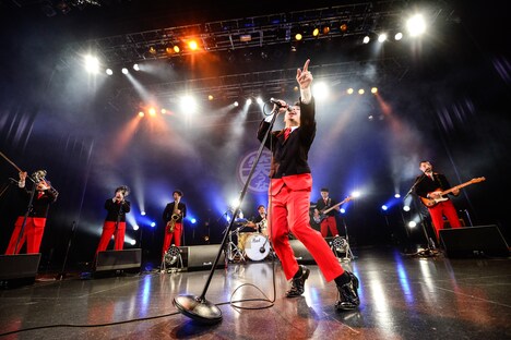 在日ファンク「『笑うな』発売記念ツアー」東京・EX THEATER ROPPONGI公演の様子。(Photo by AZUSA TAKADA)