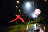 在日ファンク「『笑うな』発売記念ツアー」東京・EX THEATER ROPPONGI公演の様子。（Photo by AZUSA TAKADA）