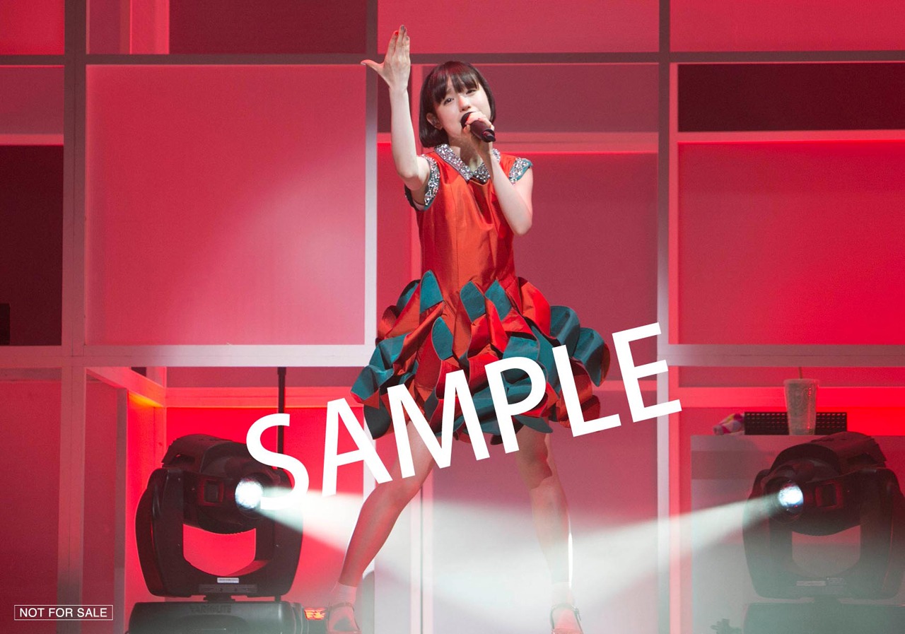 武藤彩未「A.Y.M.Live Collection 2014 ～変化～」HMV購入者特典ポストカードデザイン。