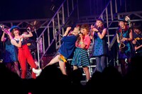 「祝 THE ポッシボーJapanツアー2014 ～8年かかりましたわ～」東京・中野サンプラザホール公演の様子。