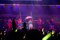 THE ポッシボー「祝 THE ポッシボーJapanツアー2014 ～8年かかりましたわ～」の様子。