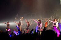 THE ポッシボー「祝 THE ポッシボーJapanツアー2014 ～8年かかりましたわ～」の様子。