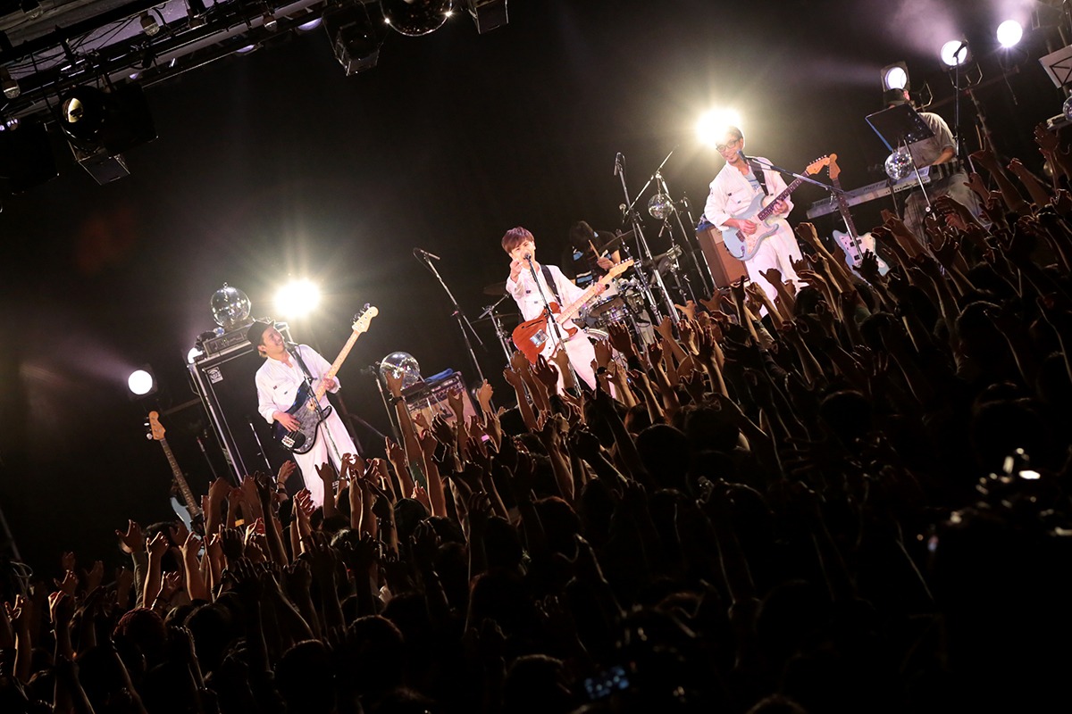 UNCHAIN「"N.E.W.S." Release One Man Tour～7th News～」東京・LIQUIDROOM公演の様子。