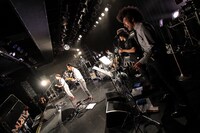 UNCHAIN「"N.E.W.S." Release One Man Tour～7th News～」東京・LIQUIDROOM公演の様子。