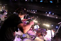 UNCHAIN「"N.E.W.S." Release One Man Tour～7th News～」東京・LIQUIDROOM公演の様子。