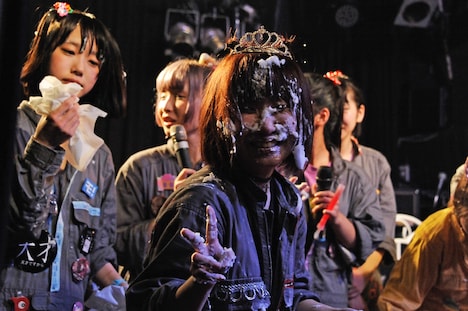 クリームまみれのしふぉん。（撮影：曽我美芽）