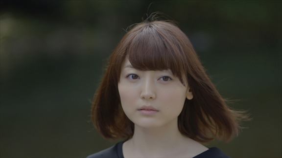 花澤香菜「こきゅうとす」ビデオクリップのワンシーン。