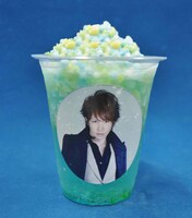 ディッピンドッツ・アイスクリームで販売される「『White tree』フロート」の「マオ」フレーバー。