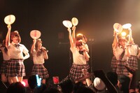 放課後プリンセスによるライブの様子。