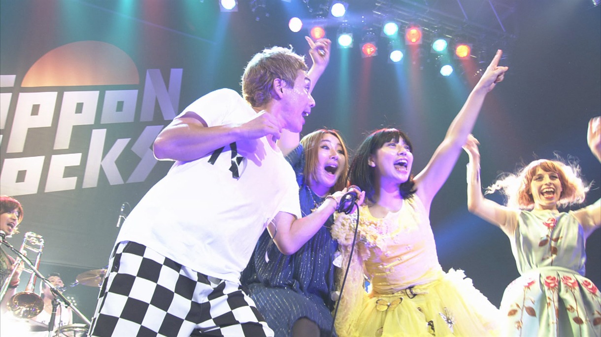 「Ato-Ichinen」で共演したKEMURIとSEBASTIAN X。