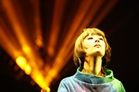 「Showcase Prints」で販売されている木村カエラのライブ写真。