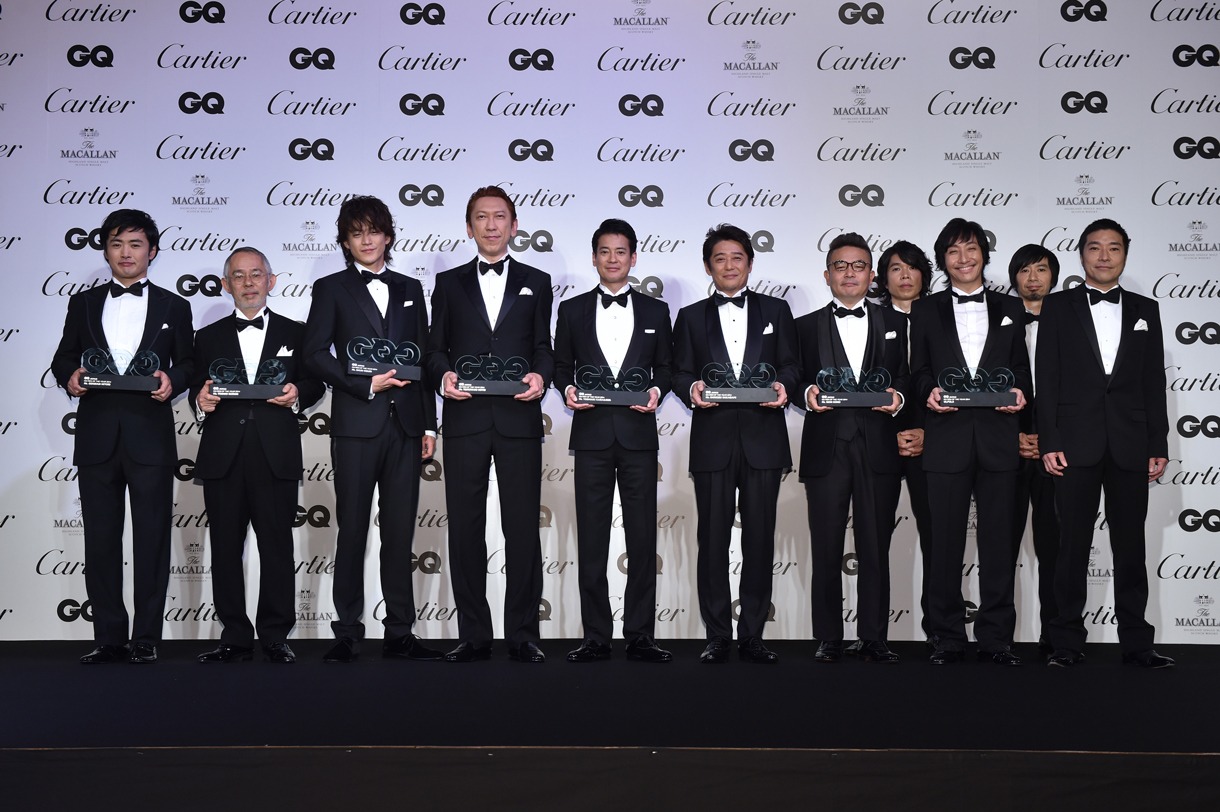 「GQ Men of the Year 2014」授賞式に出席した（左から）劇団ひとり、鈴木敏夫、小栗旬、布袋寅泰、唐沢寿明、坂上忍、園子温、ウルフルズ。