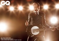 布袋寅泰のポートレイト。『GQ JAPAN』2015年1月号 PHOTO：Hiroshi Kutomi（No.2）(c)2015 CONDE NAST JAPAN. All rights reserved.