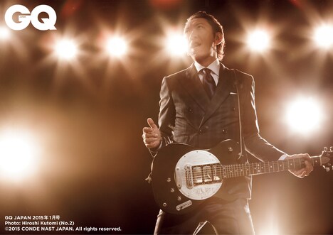 布袋寅泰のポートレイト。『GQ JAPAN』2015年1月号 PHOTO:Hiroshi Kutomi(No.2)(c)2015 CONDE NAST JAPAN. All rights reserved.
