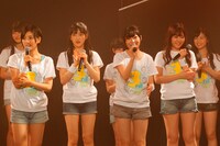 映画「DOCUMENTARY of HKT48」（仮題）全国公開の知らせに驚くHKT48メンバー。(c)AKS