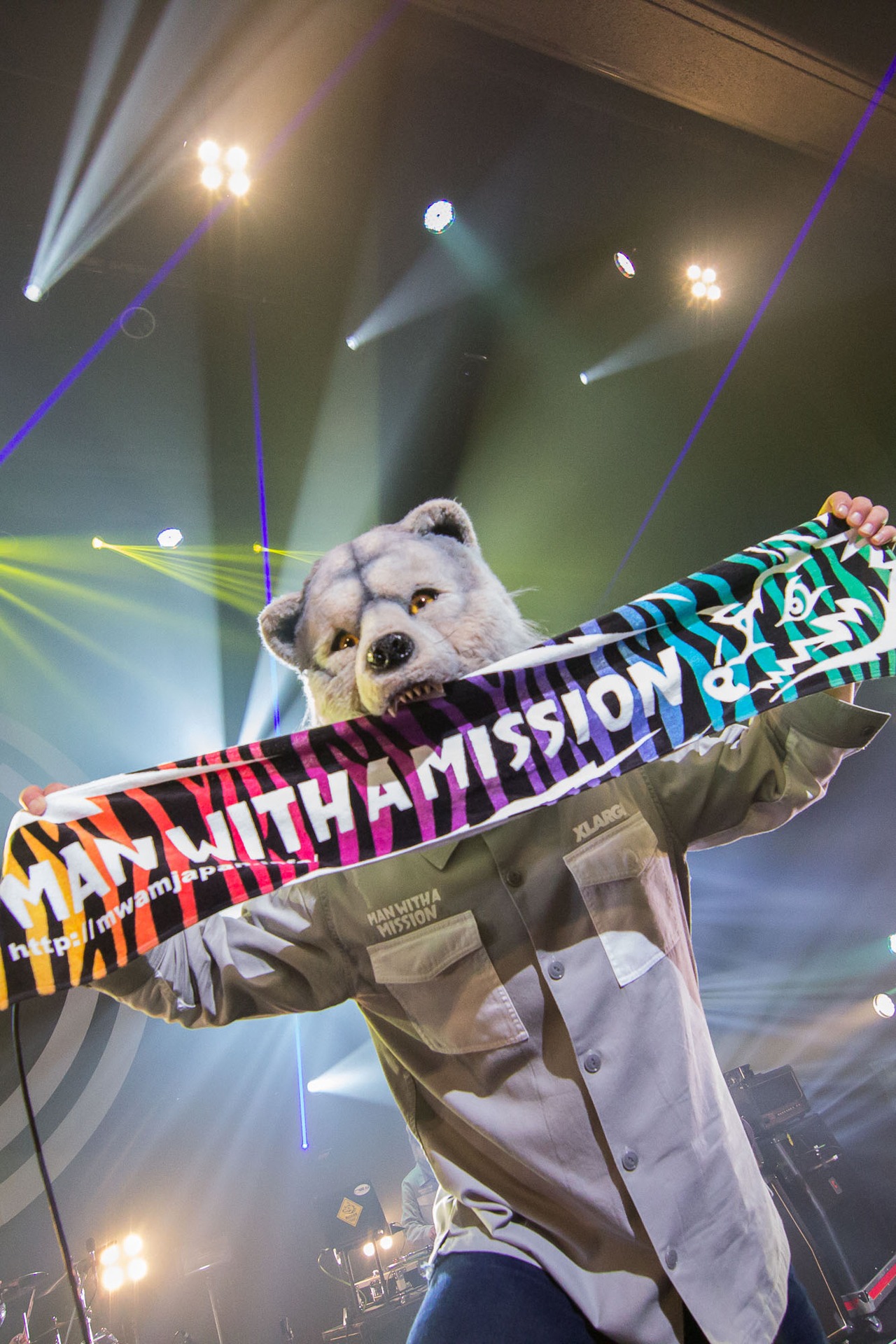 MAN WITH A MISSION「PLAY WHAT U WANT TOUR 2014」愛媛・松山市総合コミュニティセンター公演公演の様子。