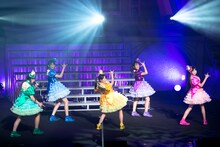 たこやきレインボー「なにわンダーランド2014＠日本青年館」の様子。