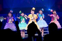 たこやきレインボー「なにわンダーランド2014＠日本青年館」の様子。