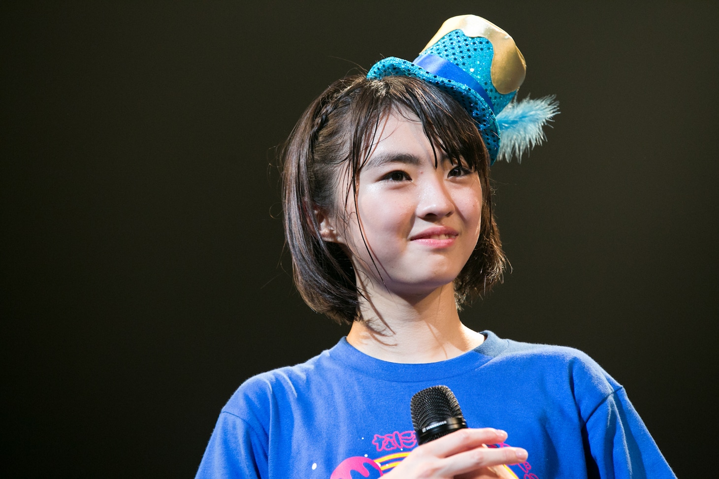 春名真依