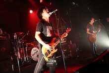 locofrankの木下正行（Vo, B）。（撮影：鈴木公平）