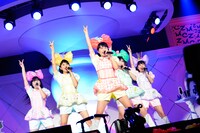 今週の人気画像3位は「ももクロ、2年ぶり『女祭り』に女子モノノフ大興奮より、ももいろクローバーZ「女祭り2014 ～Ristorante da MCZ～」の様子。