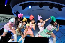 ももいろクローバーZ「女祭り2014 ～Ristorante da MCZ～」の様子。