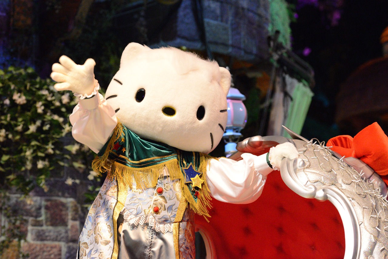 サンリオピューロランドのパレード「ARIGATO EVERYONE!」の様子。(c) 2014 SANRIO CO.,LTD.