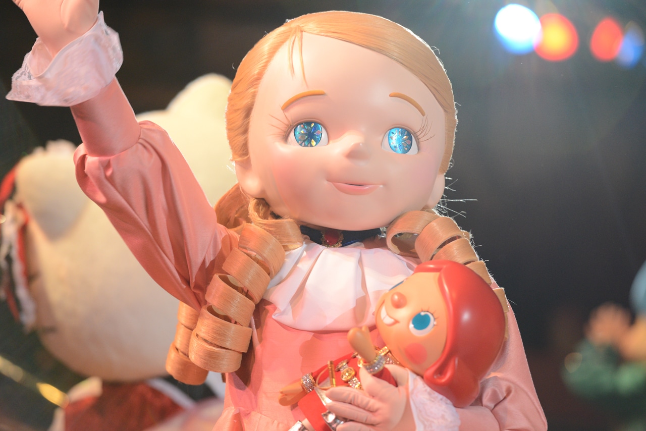 サンリオピューロランドのパレード「ARIGATO EVERYONE!」の様子。(c) 2014 SANRIO CO.,LTD.